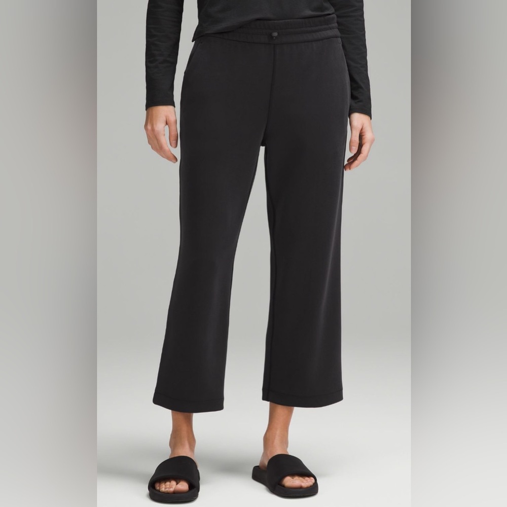 Lululemon Softstreme High-Rise Straight Leg Crop Black 8